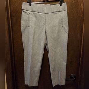 Apt. 9 Light Gray Capri Pants